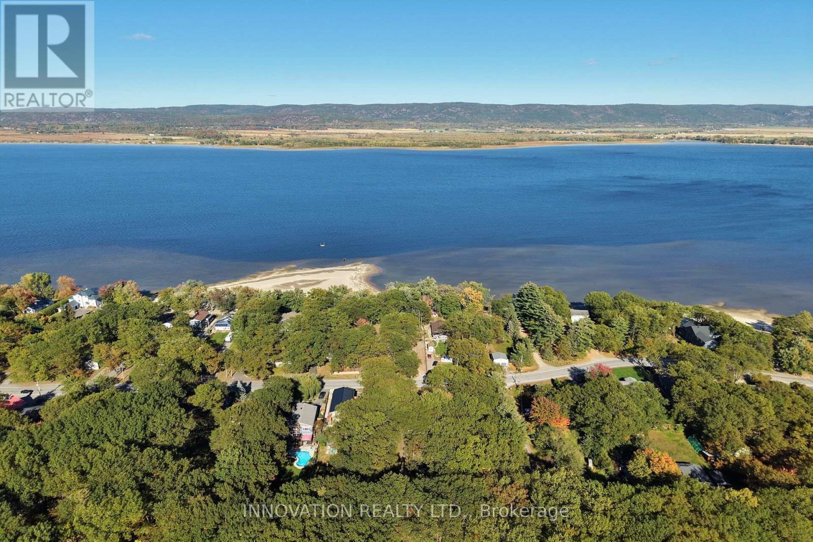 628 Bayview Drive Property Photo 2