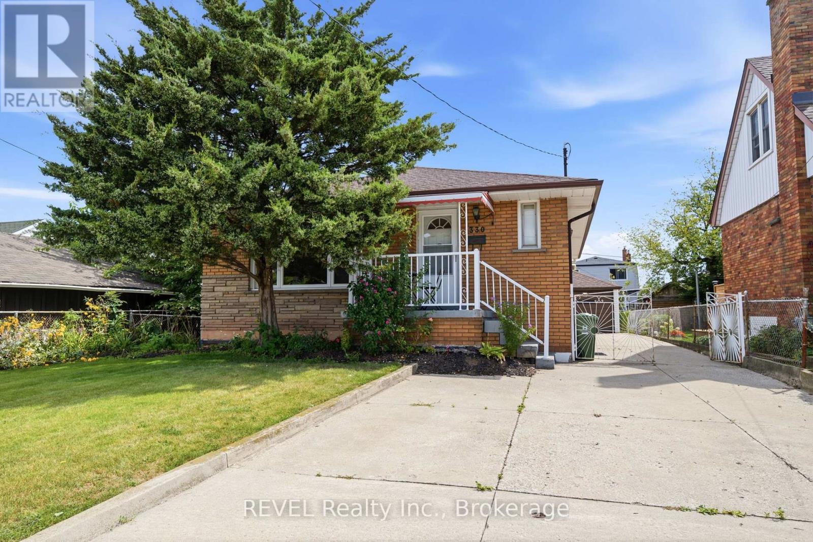 330 WAVERLY STREET Property Photo 1