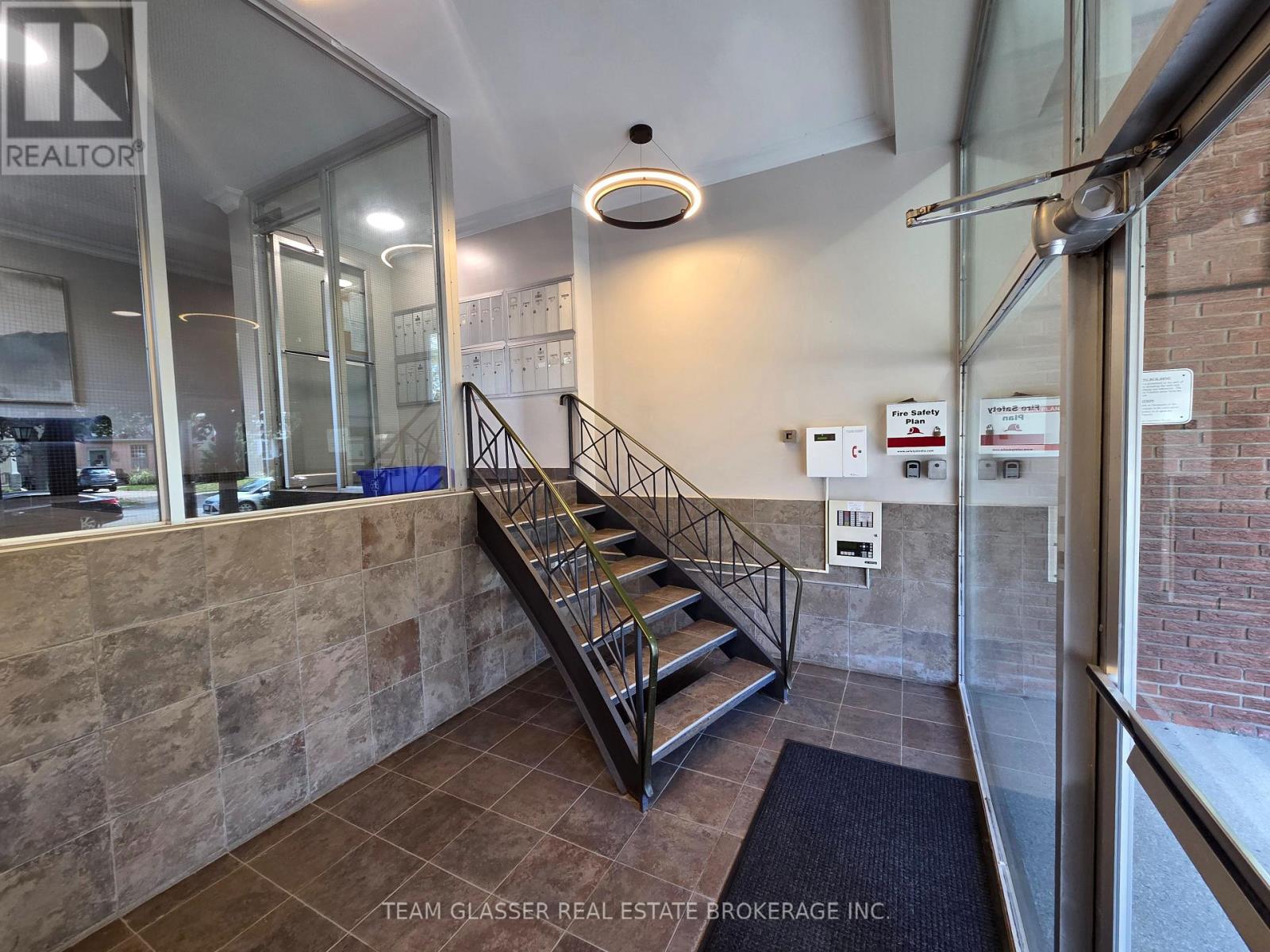 505 - 570 William Street Property Photo 3