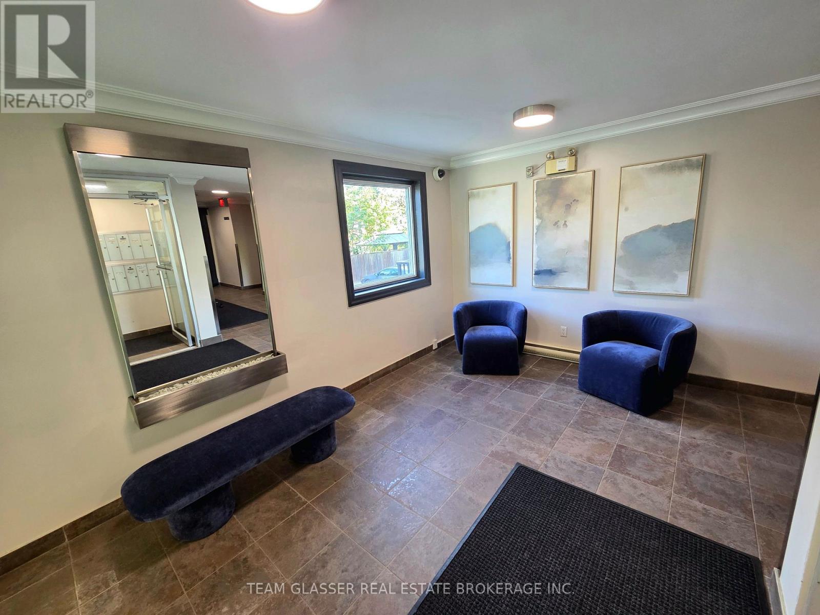 505 - 570 William Street Property Photo 4