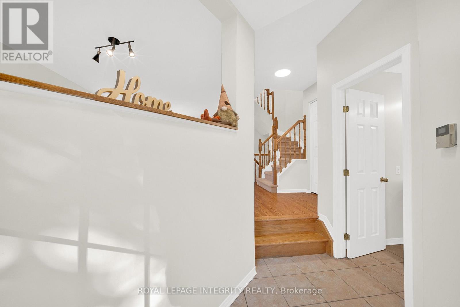 3 Binbury Way Property Photo 3