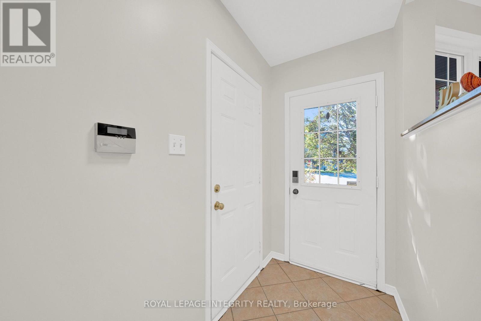 3 Binbury Way Property Photo 4
