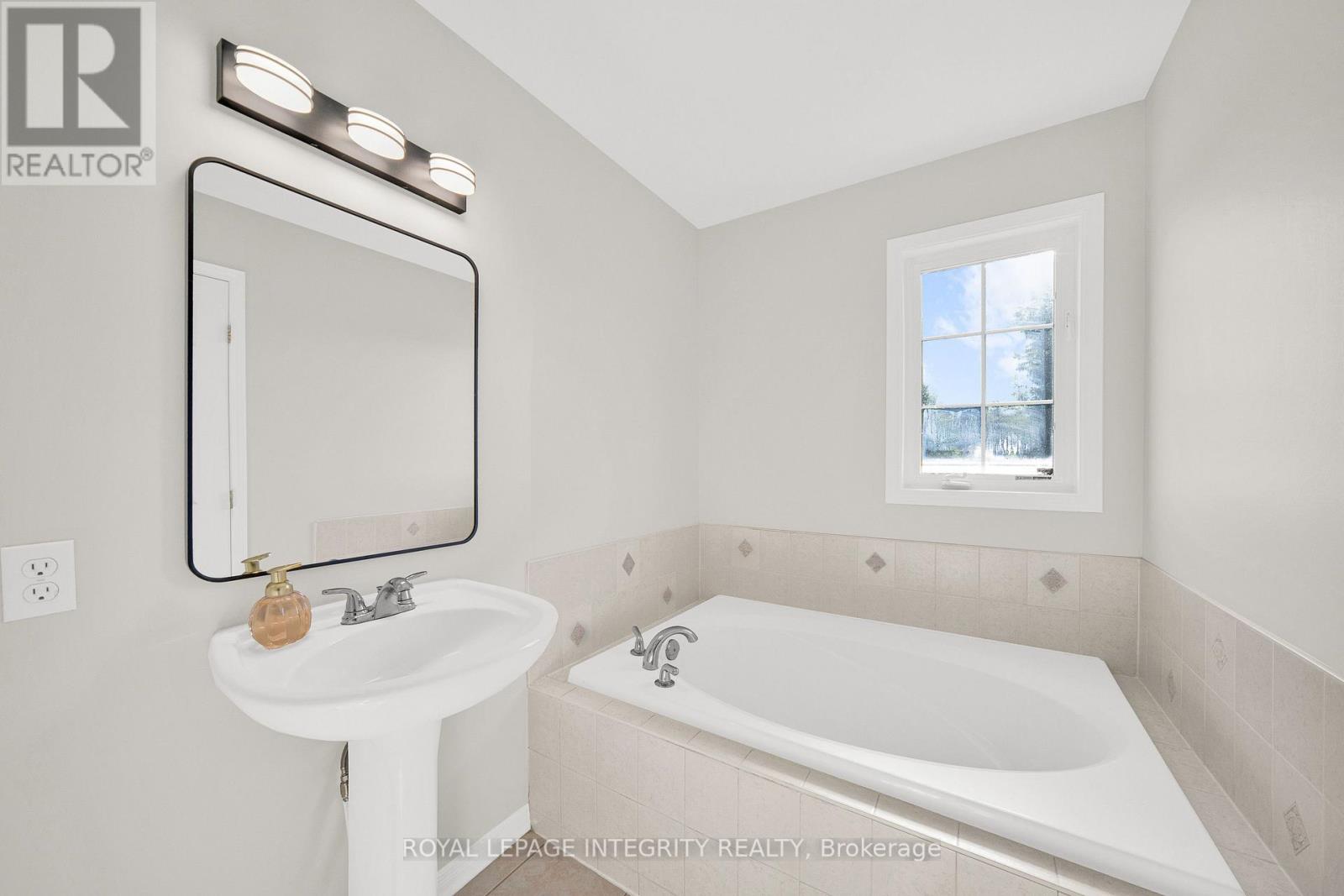 3 Binbury Way Property Photo 29