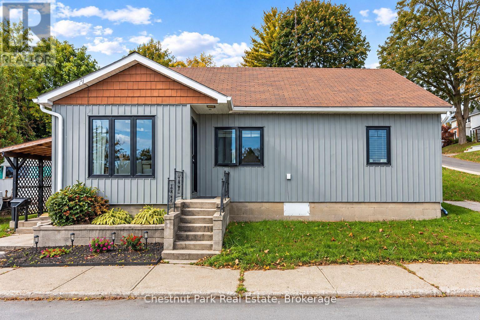 2096 3rd Avenue W Property Photo 1