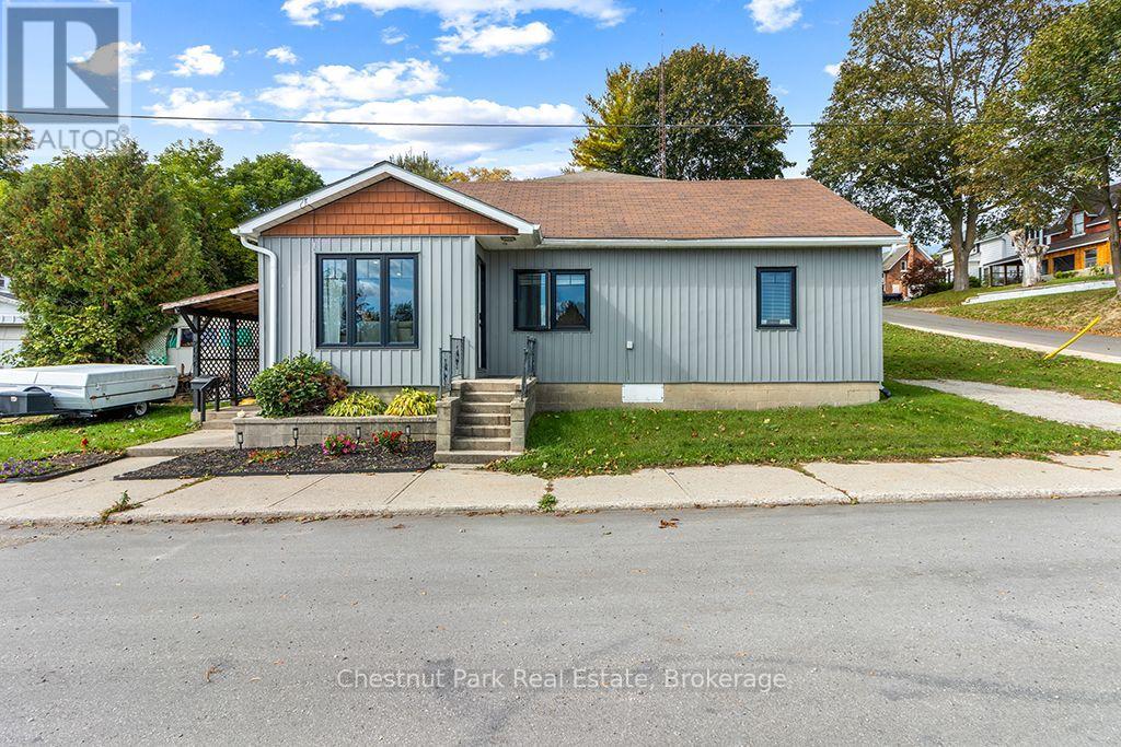 2096 3rd Avenue W Property Photo 2