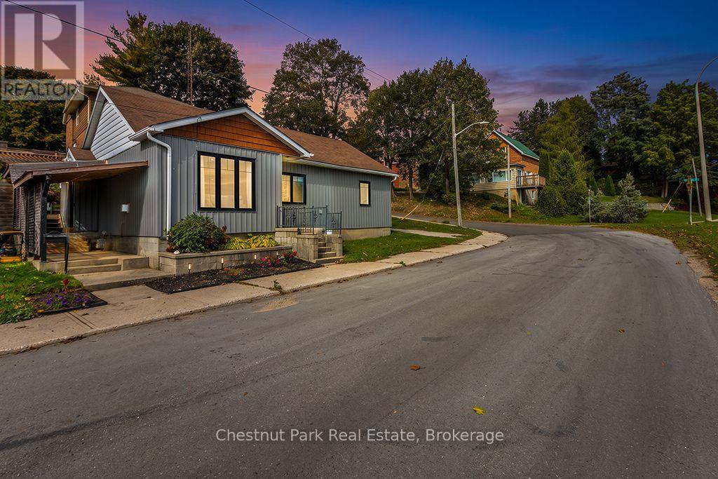 2096 3rd Avenue W Property Photo 3