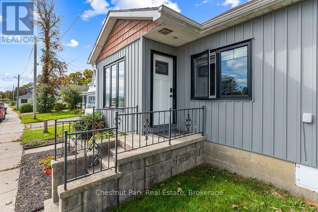 2096 3rd Avenue W Property Photo 8