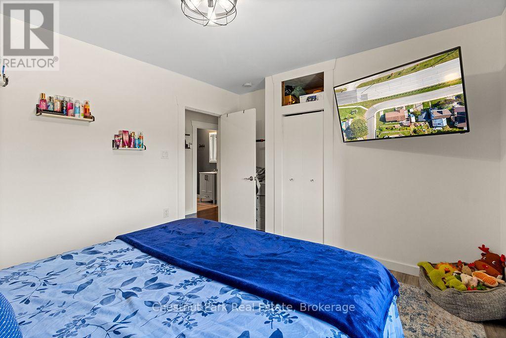 2096 3rd Avenue W Property Photo 24
