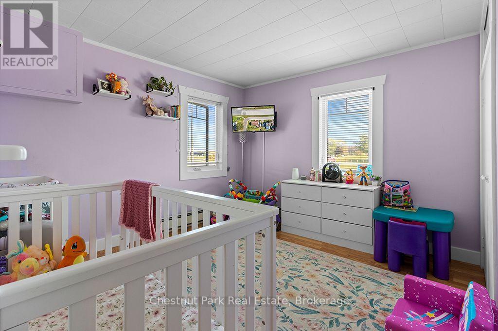 2096 3rd Avenue W Property Photo 25