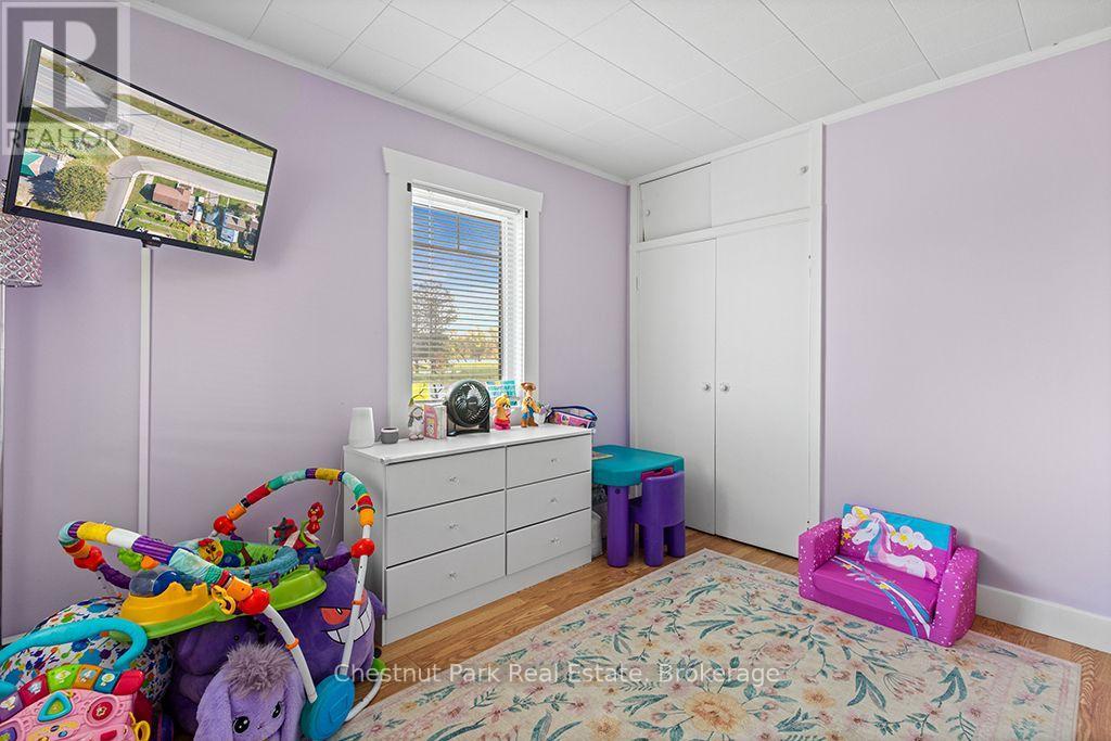 2096 3rd Avenue W Property Photo 26