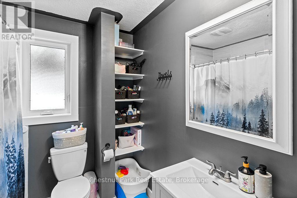 2096 3rd Avenue W Property Photo 28