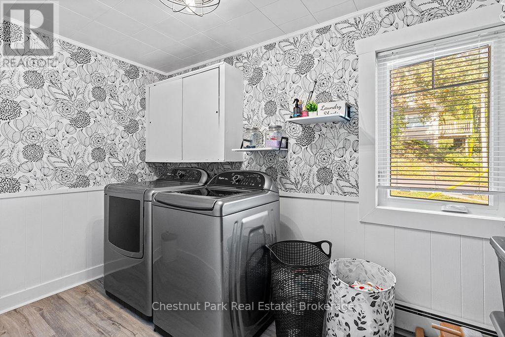 2096 3rd Avenue W Property Photo 29