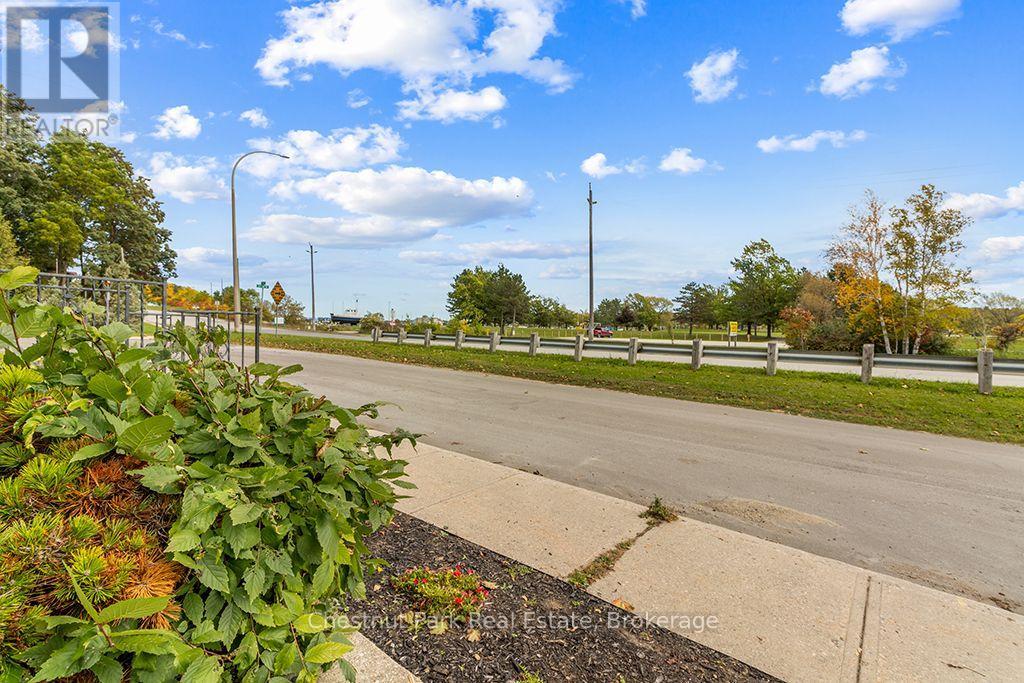 2096 3rd Avenue W Property Photo 30