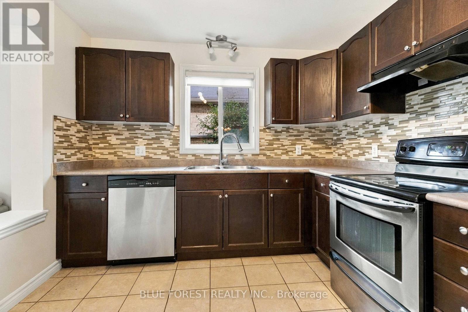 3224 Meadowgate Boulevard Property Photo 8