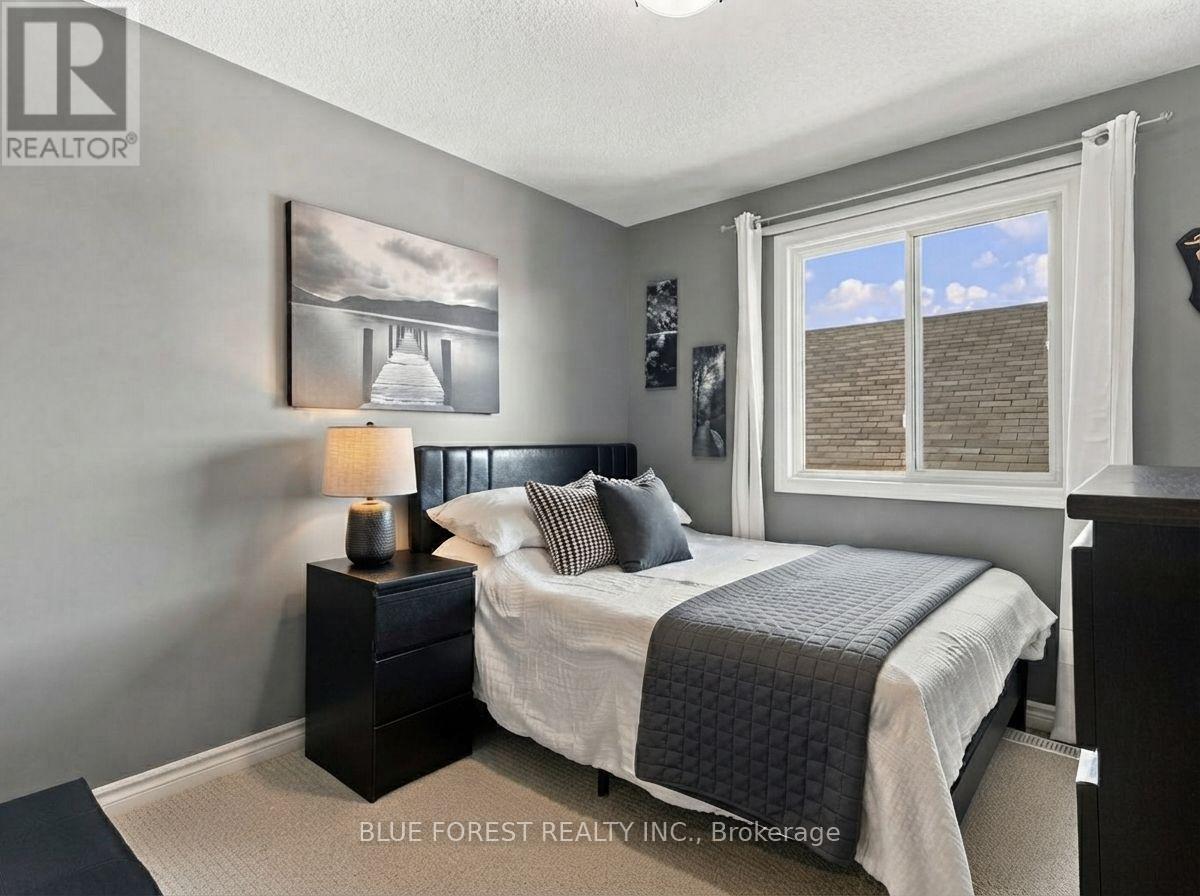 3224 Meadowgate Boulevard Property Photo 15