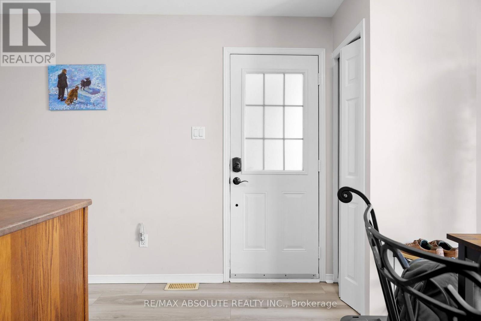 908 Longfields Drive Property Photo 4