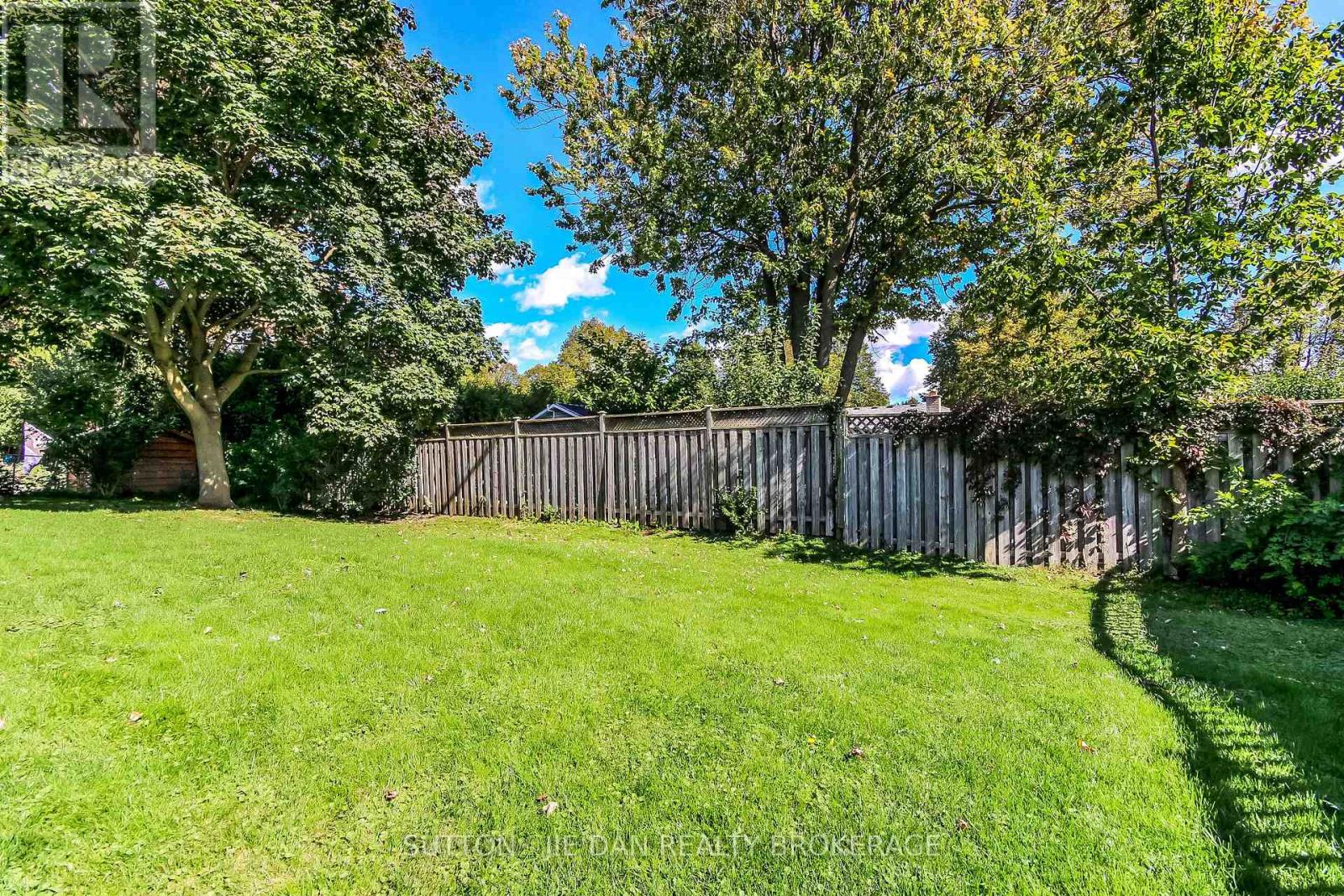 28 Country Club Lane Property Photo 21