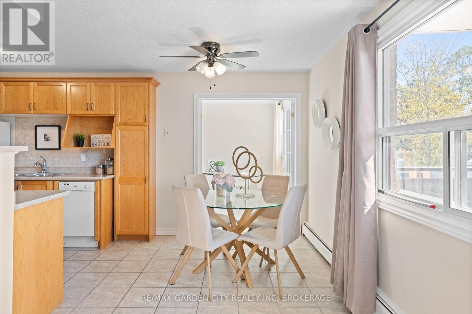 211 - 264 Oakdale Avenue Property Photo 10