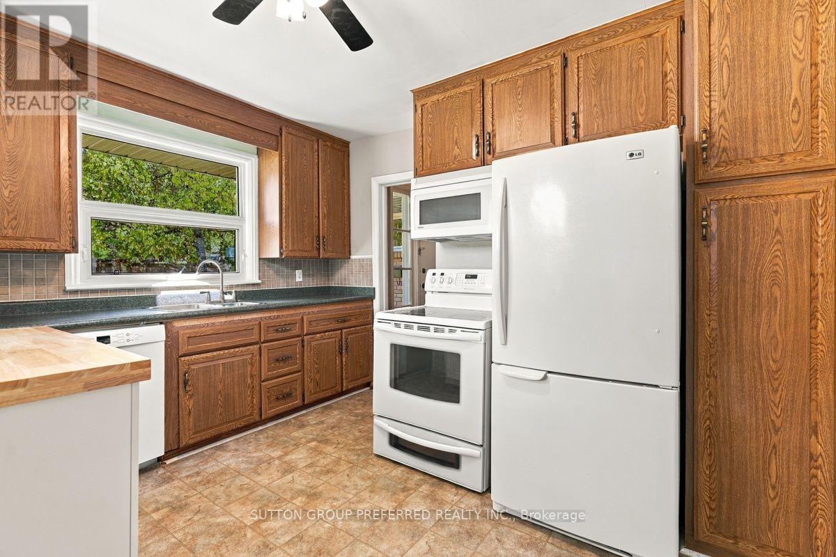 465 Glen Crescent Property Photo 12