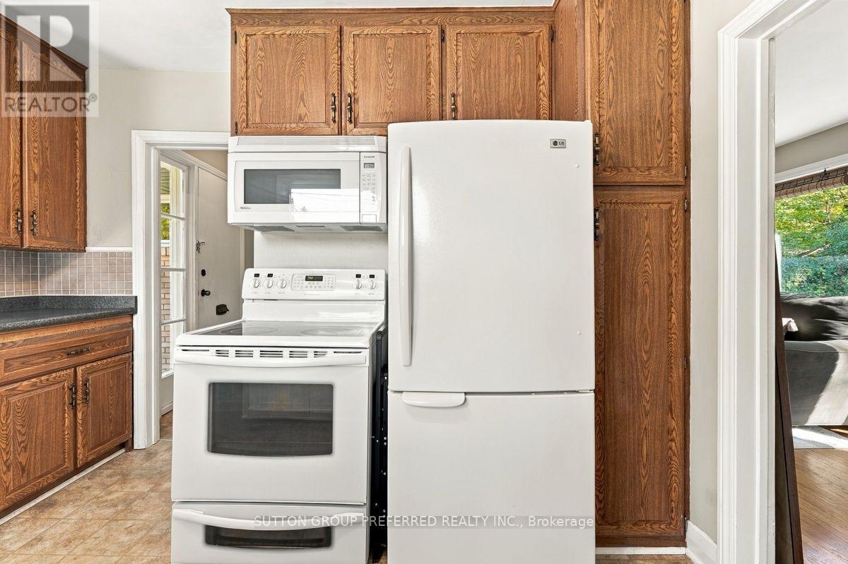 465 Glen Crescent Property Photo 14