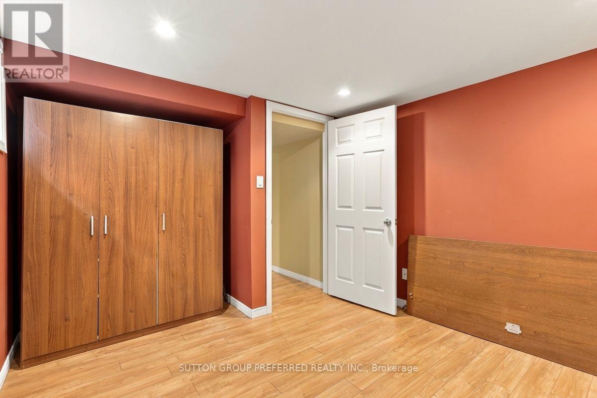 465 Glen Crescent Property Photo 31