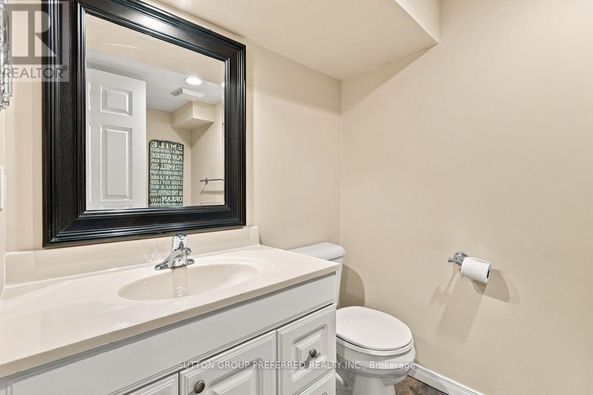 465 Glen Crescent Property Photo 32