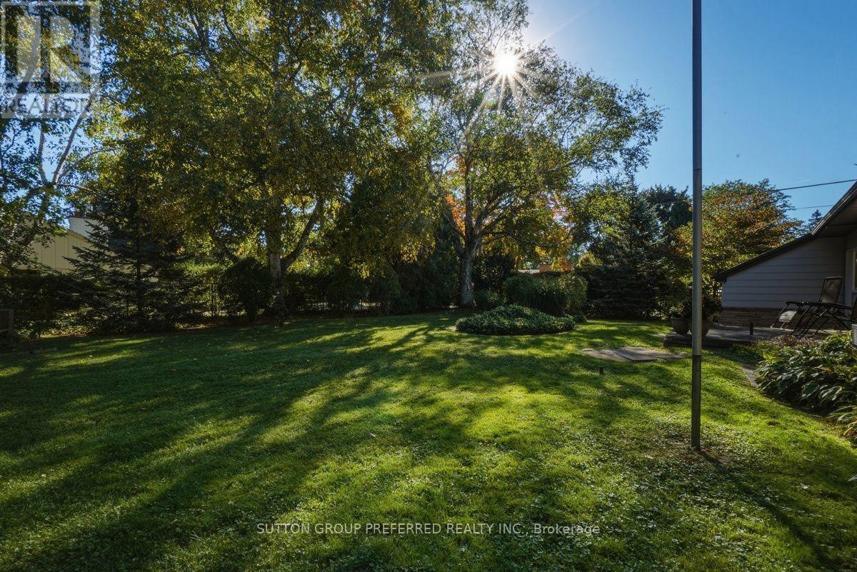 465 Glen Crescent Property Photo 39