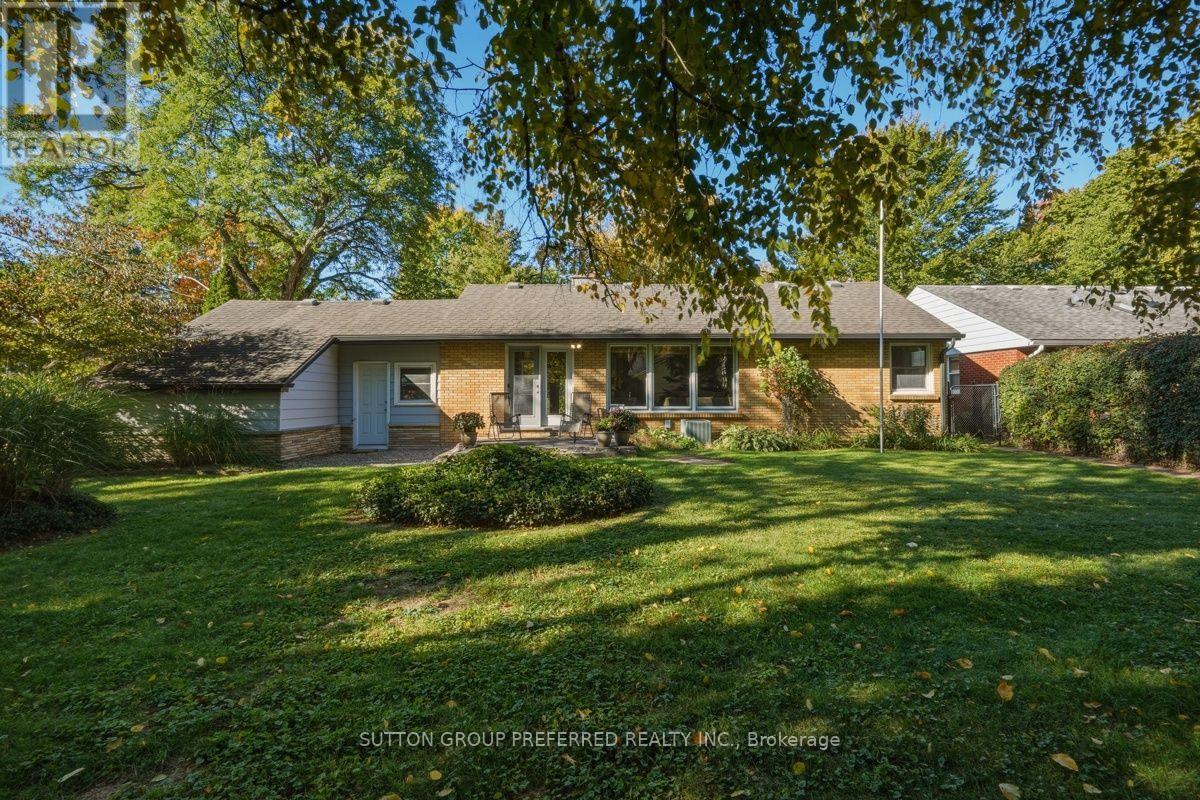 465 Glen Crescent Property Photo 41