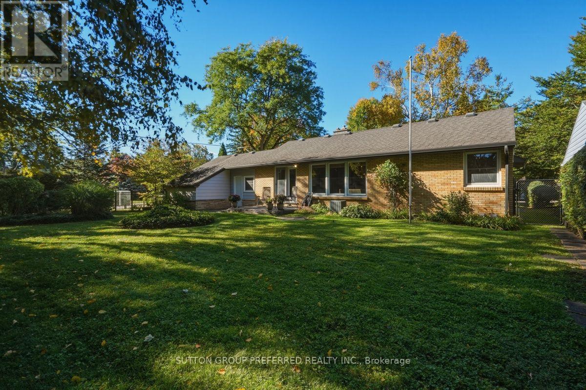 465 Glen Crescent Property Photo 42