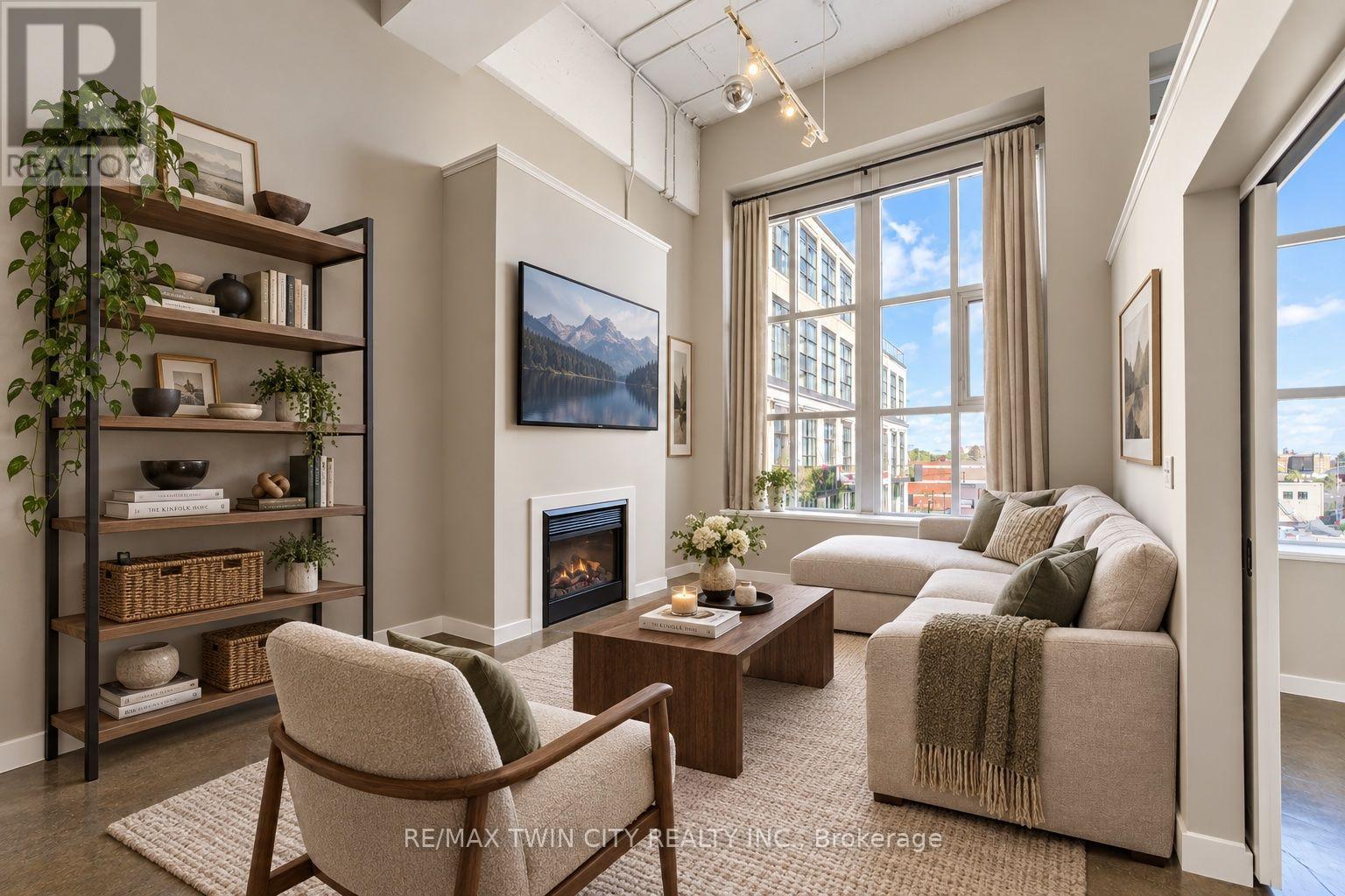 405 - 404 King Street W Property Photo 18