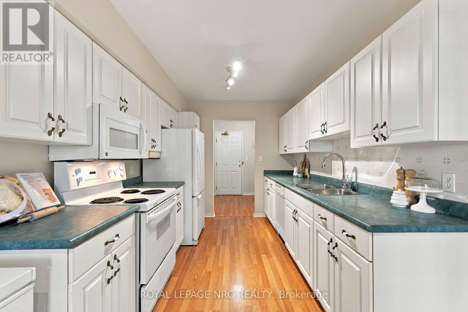 104 - 4090 John Charles Boulevard Property Photo 9
