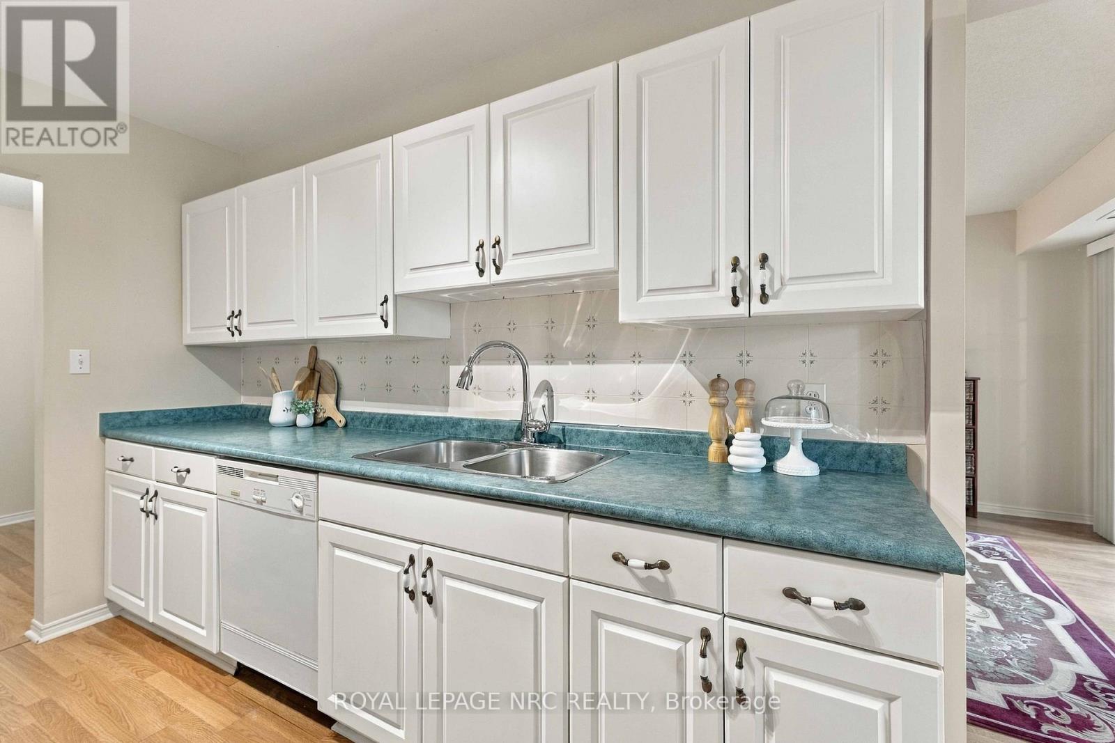 104 - 4090 John Charles Boulevard Property Photo 11