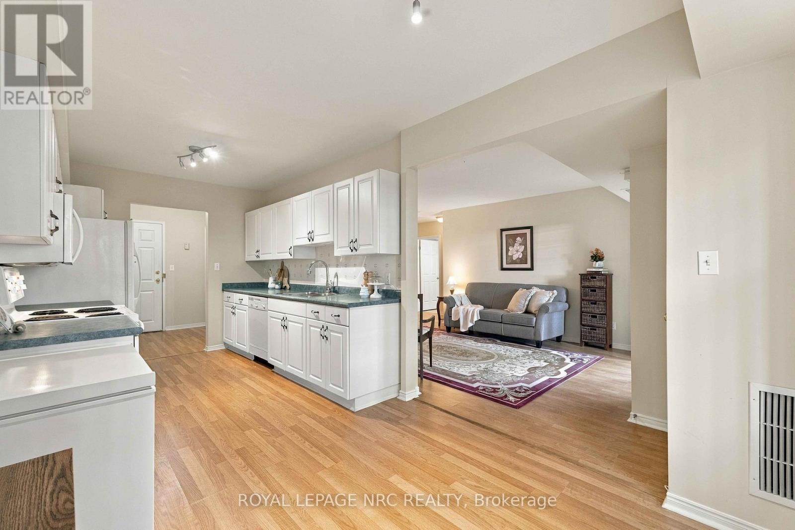 104 - 4090 John Charles Boulevard Property Photo 14