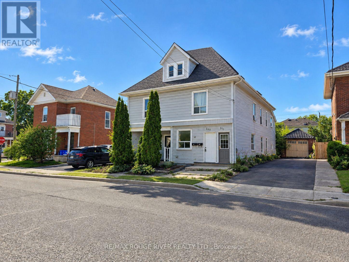 207 STEWART STREET Property Photo 1