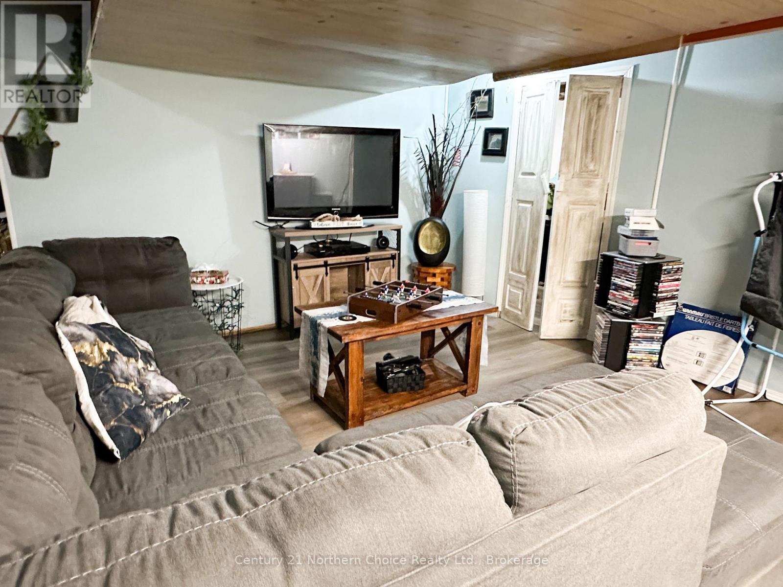 17 Poplar Avenue Property Photo 12