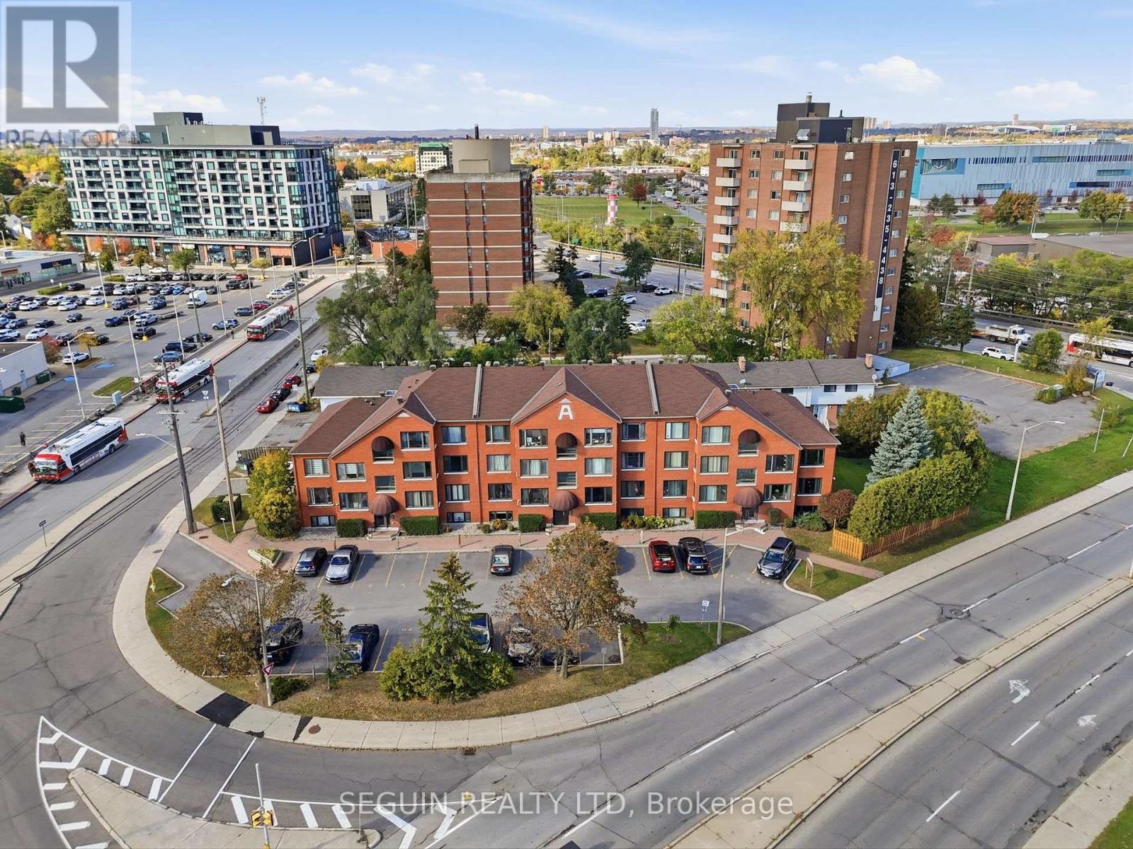 302 - 1974 St Laurent Boulevard Property Photo 2