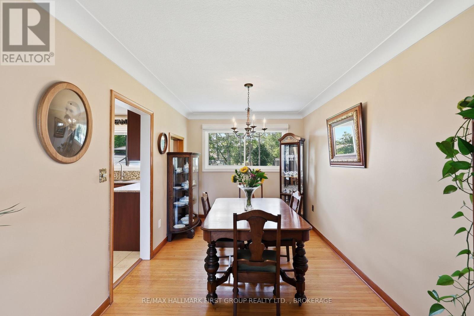 1449 Avondale Crescent Property Photo 9