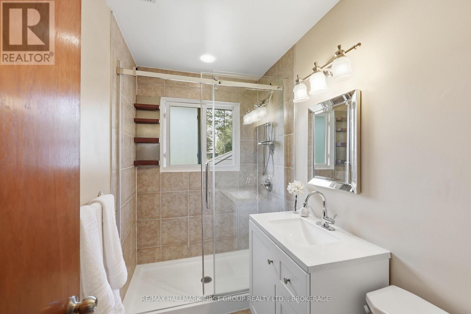 1449 Avondale Crescent Property Photo 15