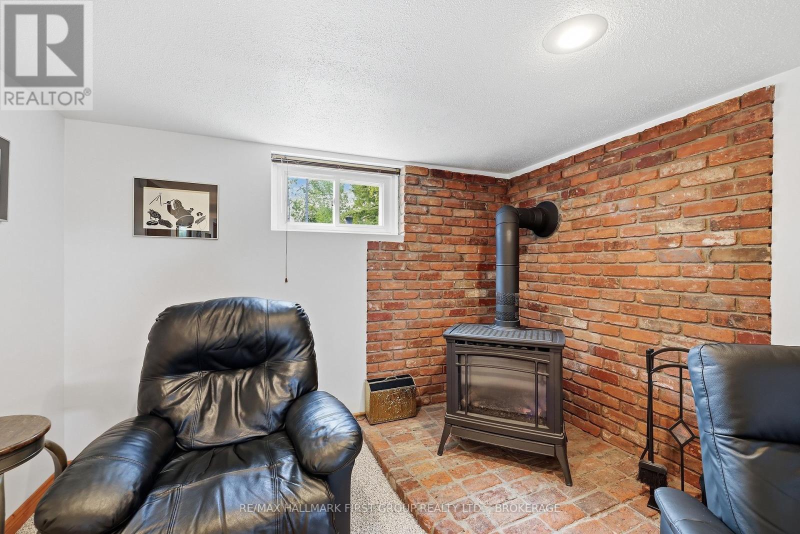 1449 Avondale Crescent Property Photo 32