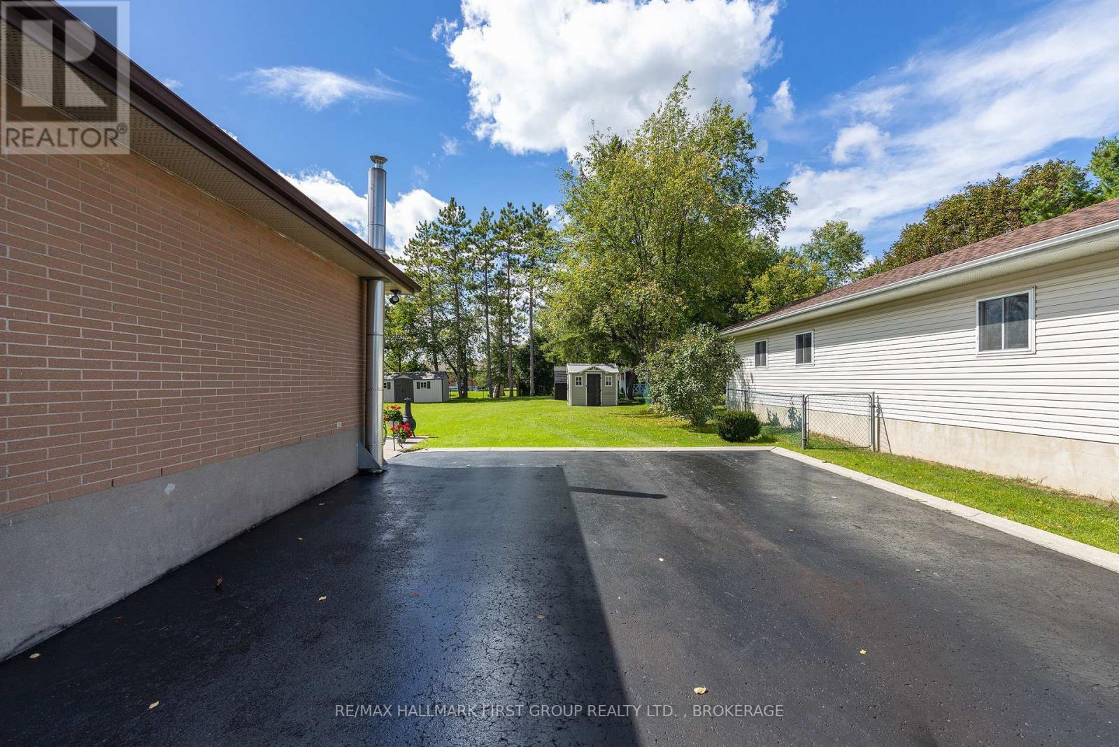 1449 Avondale Crescent Property Photo 35