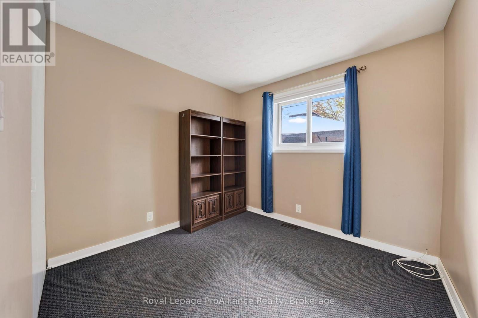 26 Lexington Crescent Property Photo 14