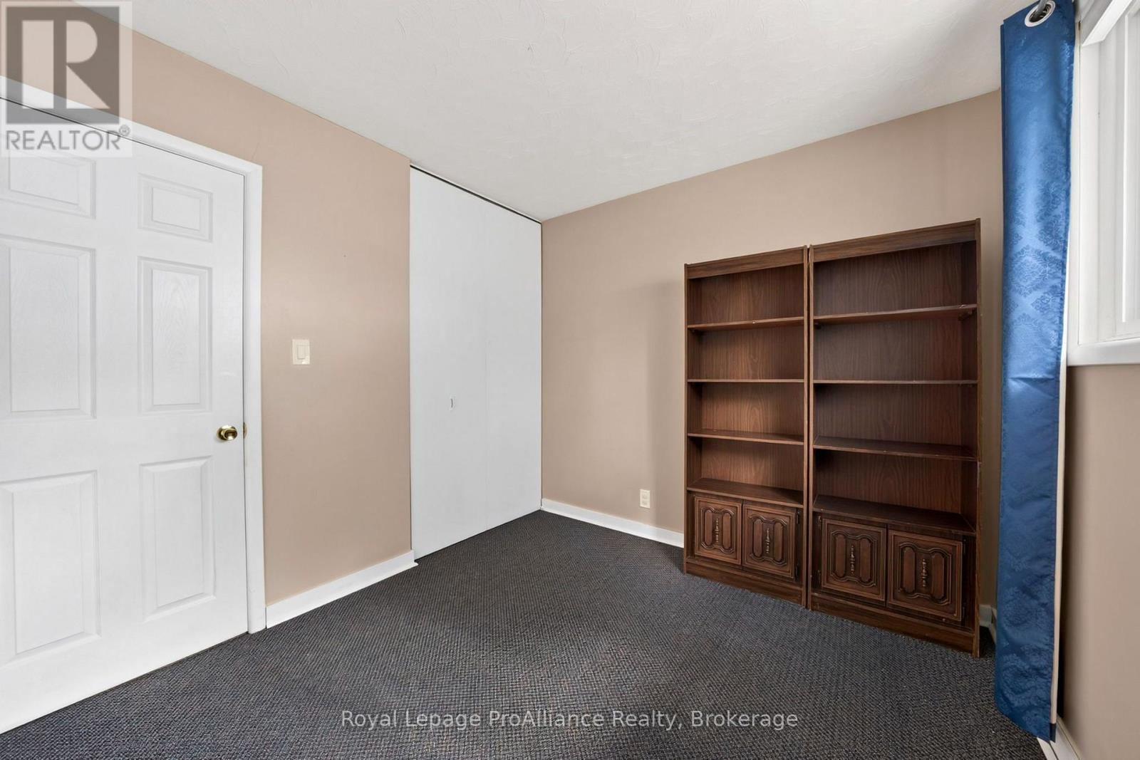 26 Lexington Crescent Property Photo 15