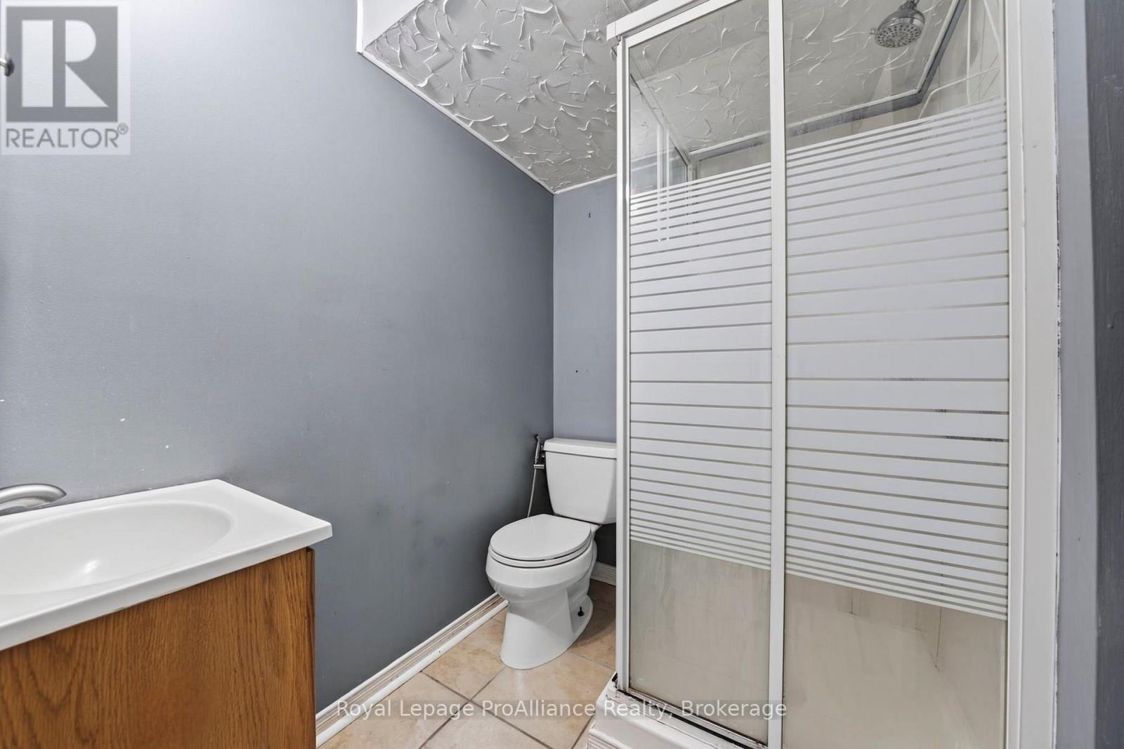 26 Lexington Crescent Property Photo 23