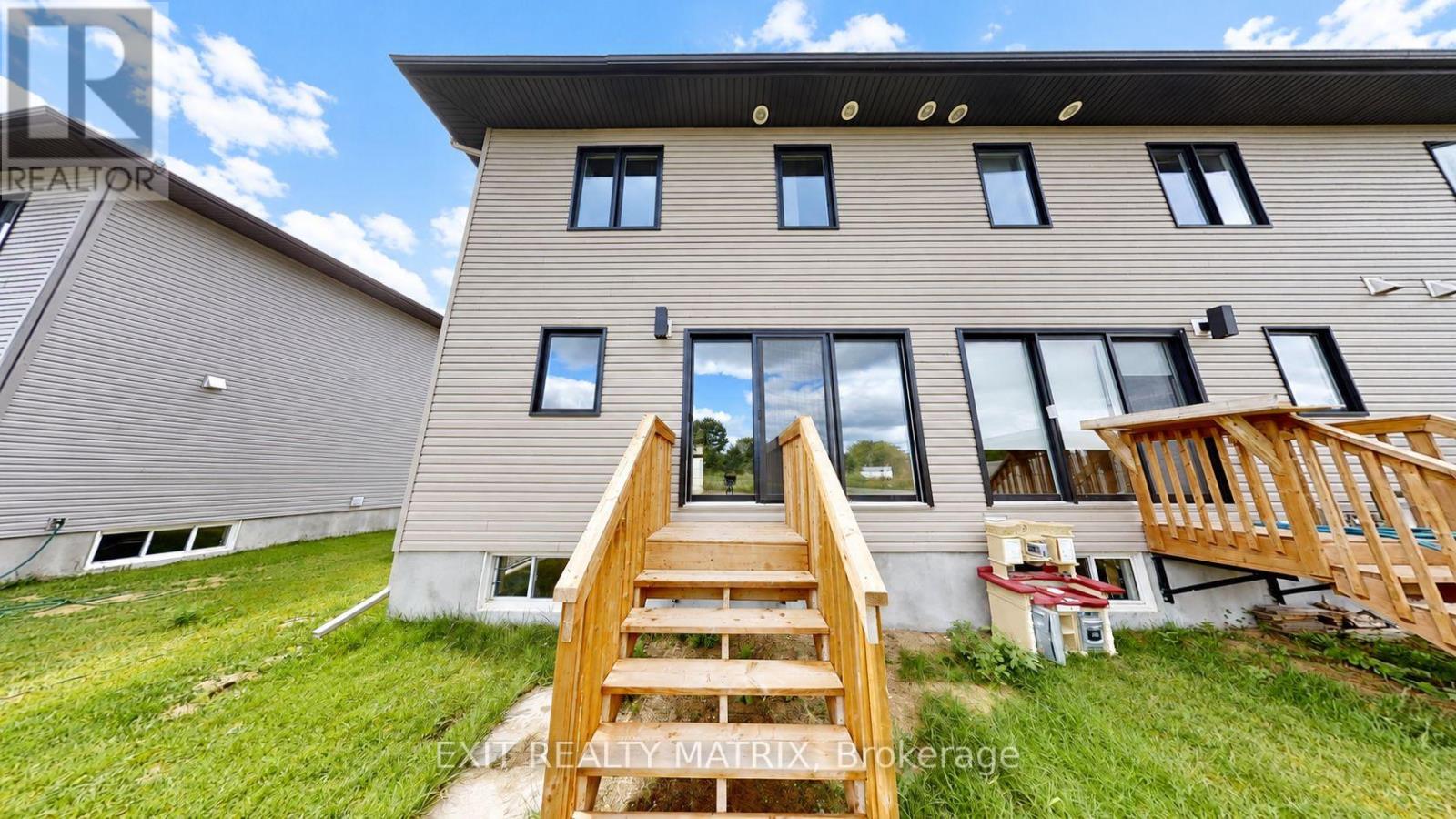 190 Argile Street Property Photo 16