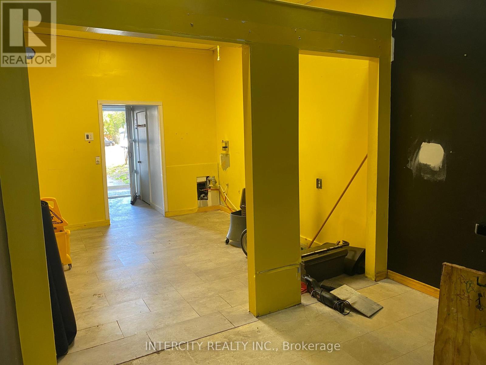 12 King Street E Property Photo 4