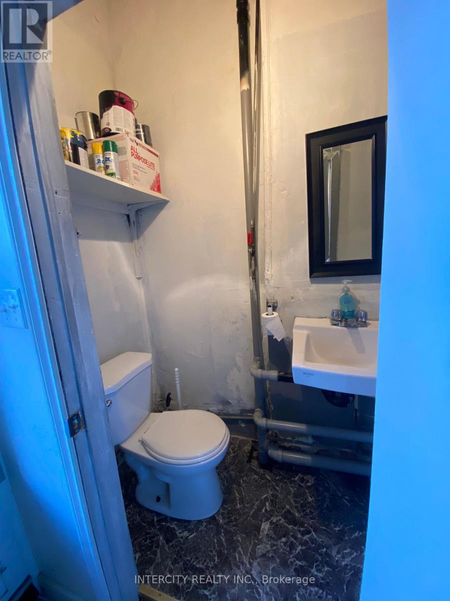 12 King Street E Property Photo 6