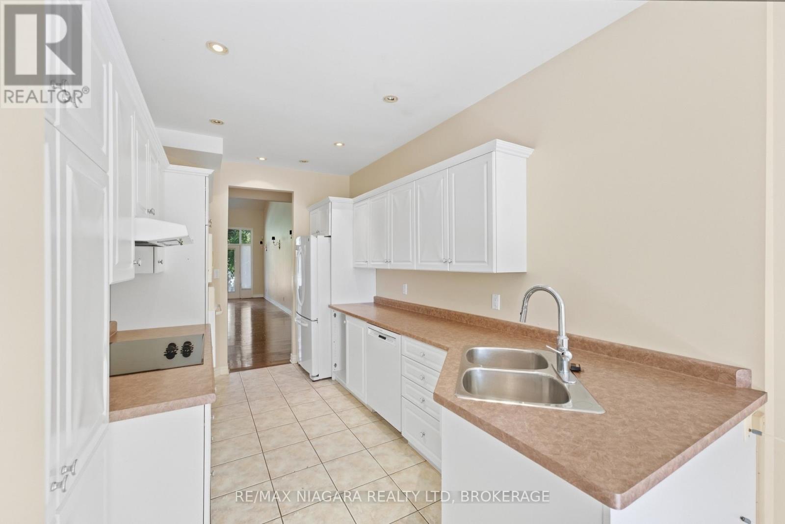 25 - 13 Shaw's Lane Property Photo 6