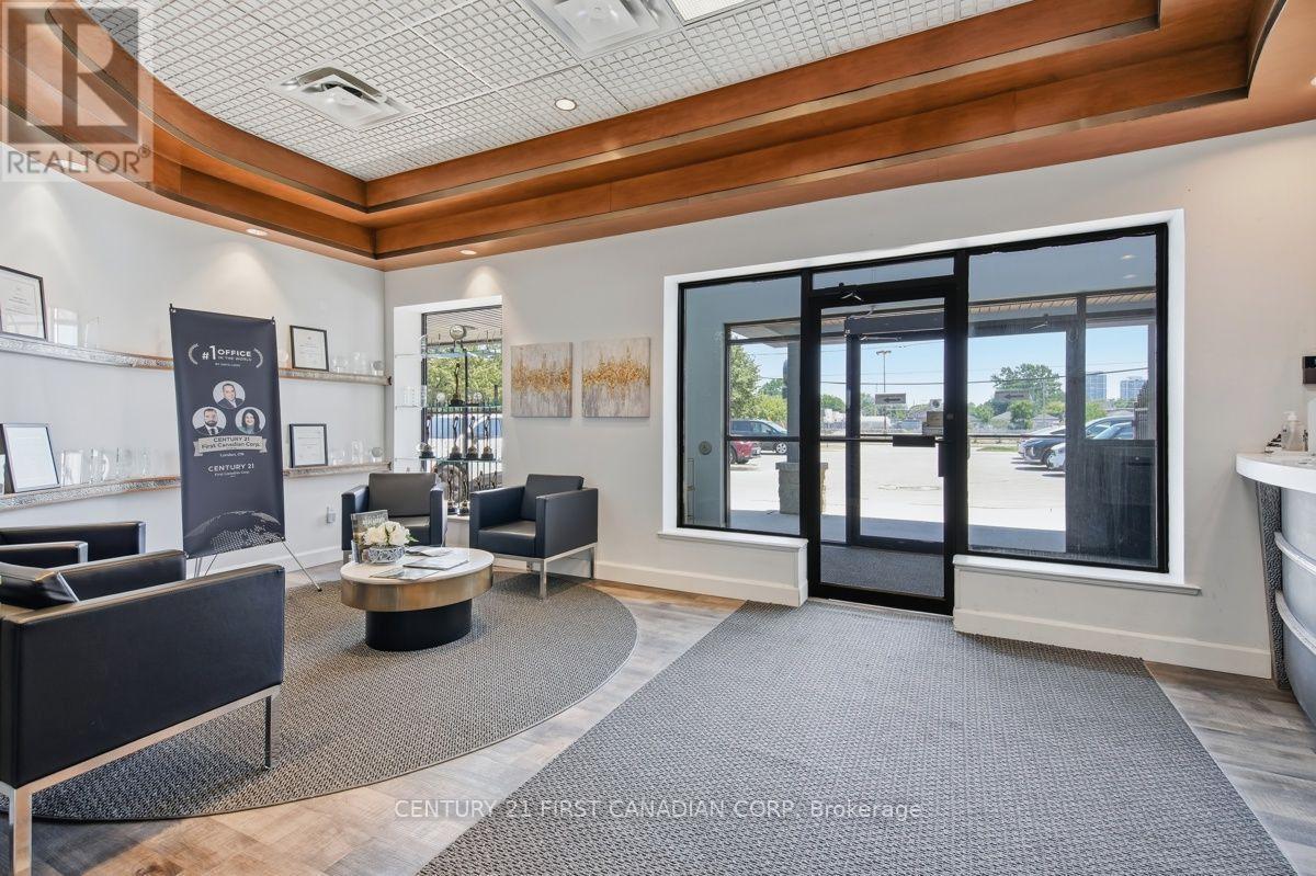 420 York Street Property Photo 6