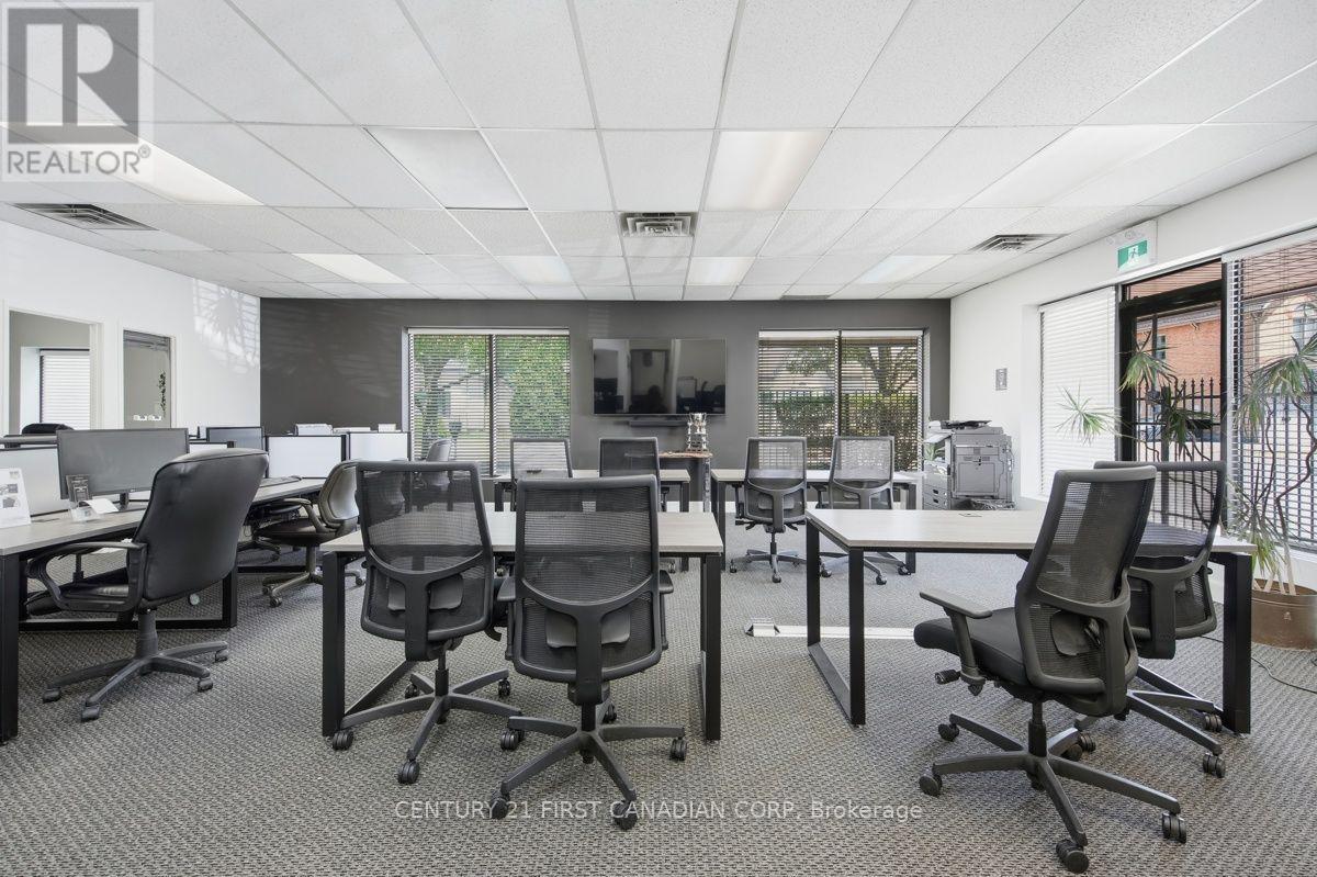 420 York Street Property Photo 9