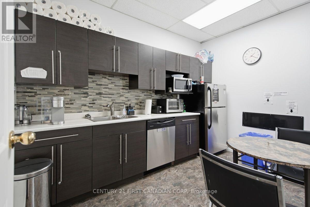 420 York Street Property Photo 13